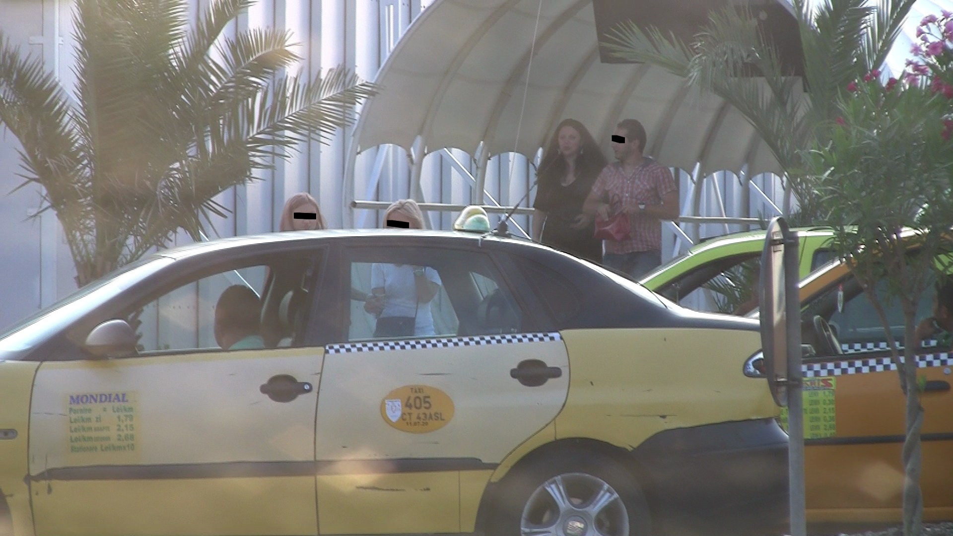 Rita a parasit clubul in jurul orei 6.00 insotita de soferul ei