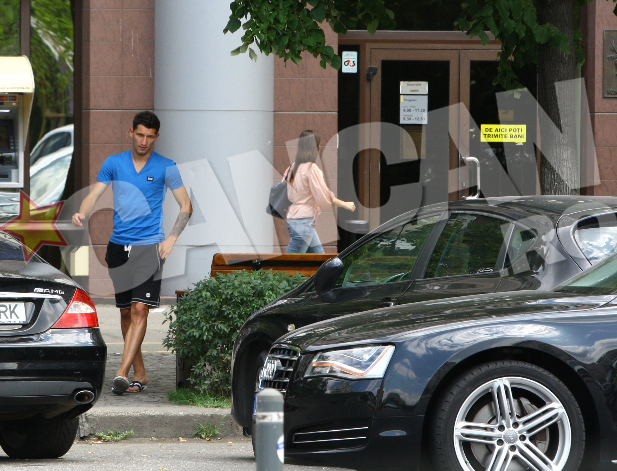 Fotbalistul a iesit din sediul bancii cu gatul uscat