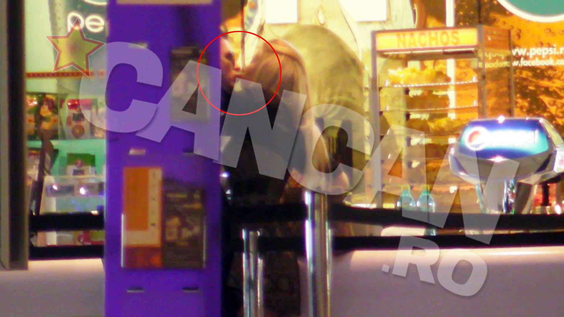 Pentru prima oara in sapte ani de relatie, Andreea Balan si Keo au fost fotografiati in ipostaze tandre in public