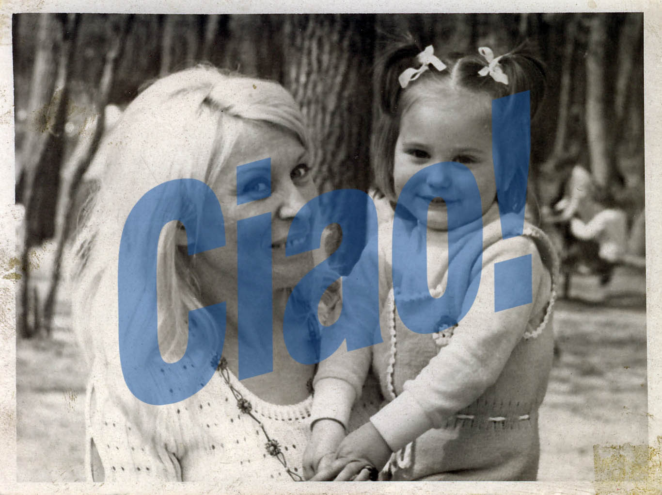 Andreea Esca in bratele mamei ei