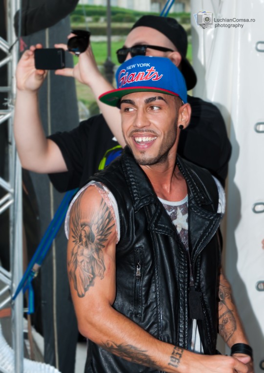 Crestatura din spranceana lui Velea este deja celebra