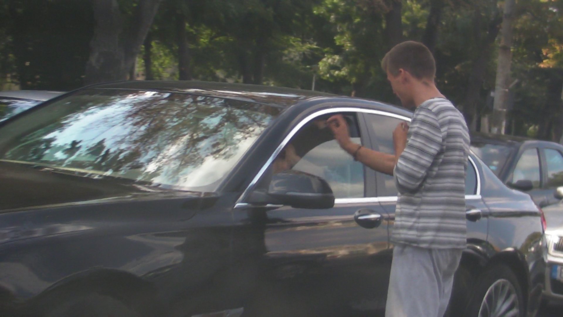 Hagi da 10 lei unui cersetor