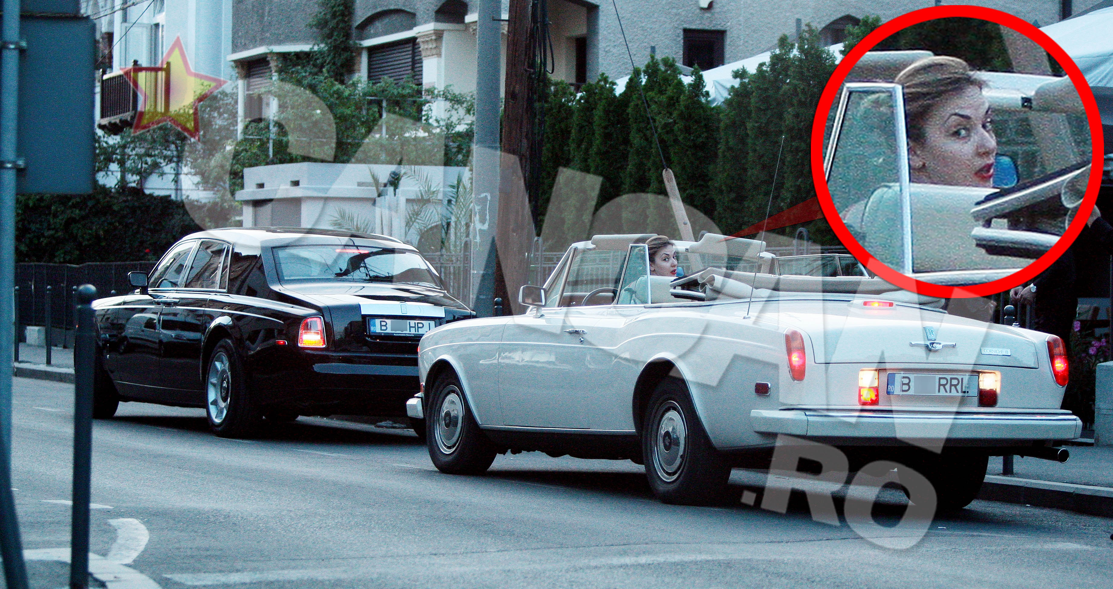 Respectand indicatiile unui angajat al localului, cei doi si-au aliniat