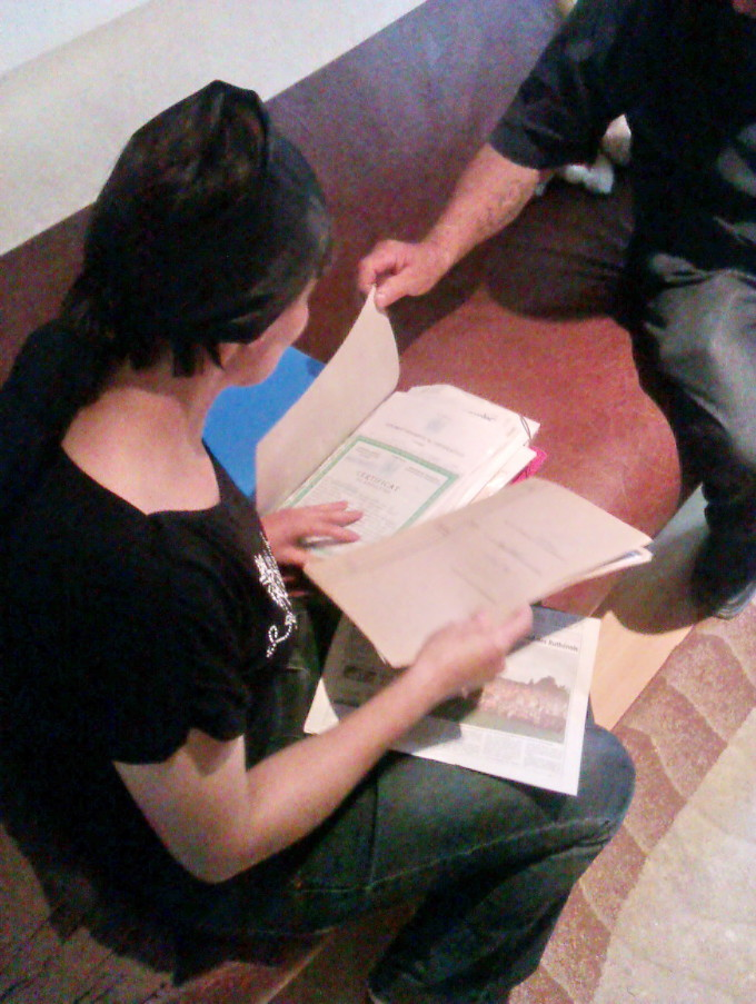 Mama lui Andrei este inglodata in datorii