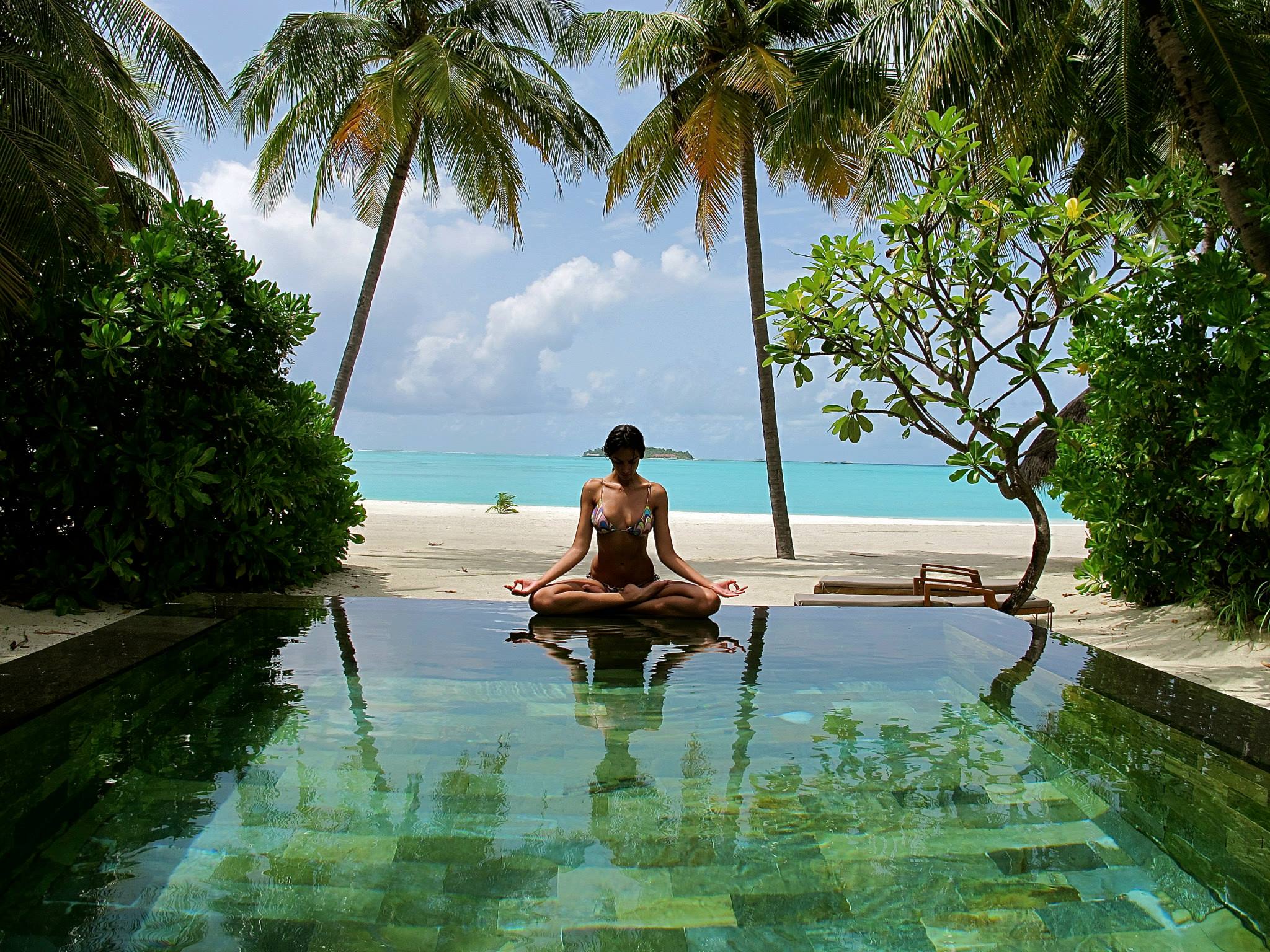 Madalina si-a serbat ziua cu... yoga