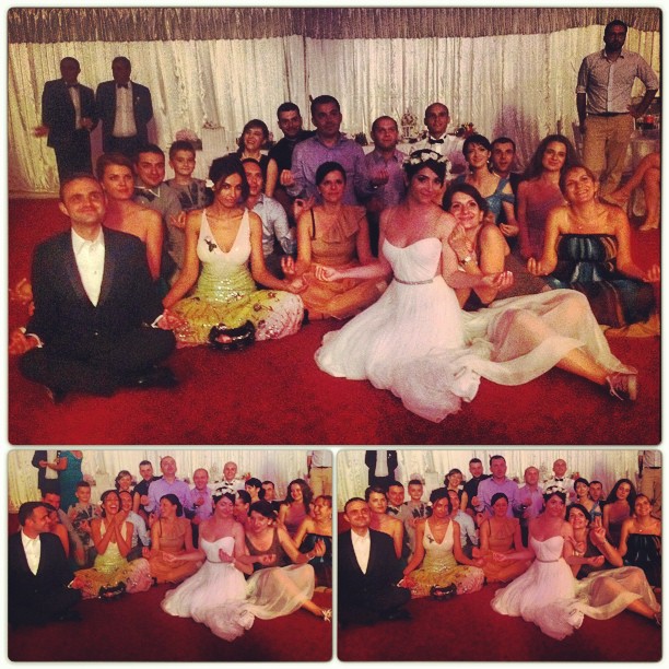 Modelul i-a convins si pe nuntasii de la Slatina sa pozeze in pozitia Lotus