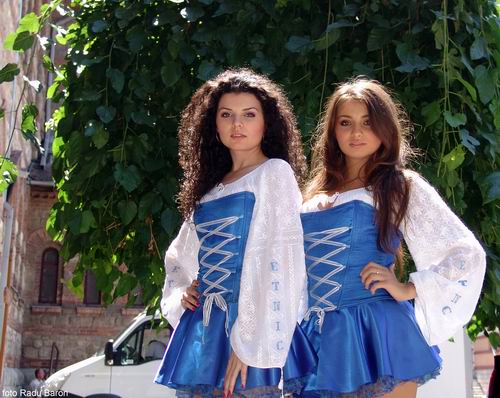 Trupa Etnic percepe un tarif de 900 de euro pe spectacol, la fel ca Anna Lesko