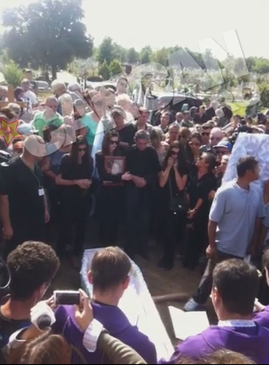 Monica a ales ca mama ei sa fie inmormantata in cimitirul mic din Bacau, langa o biserica