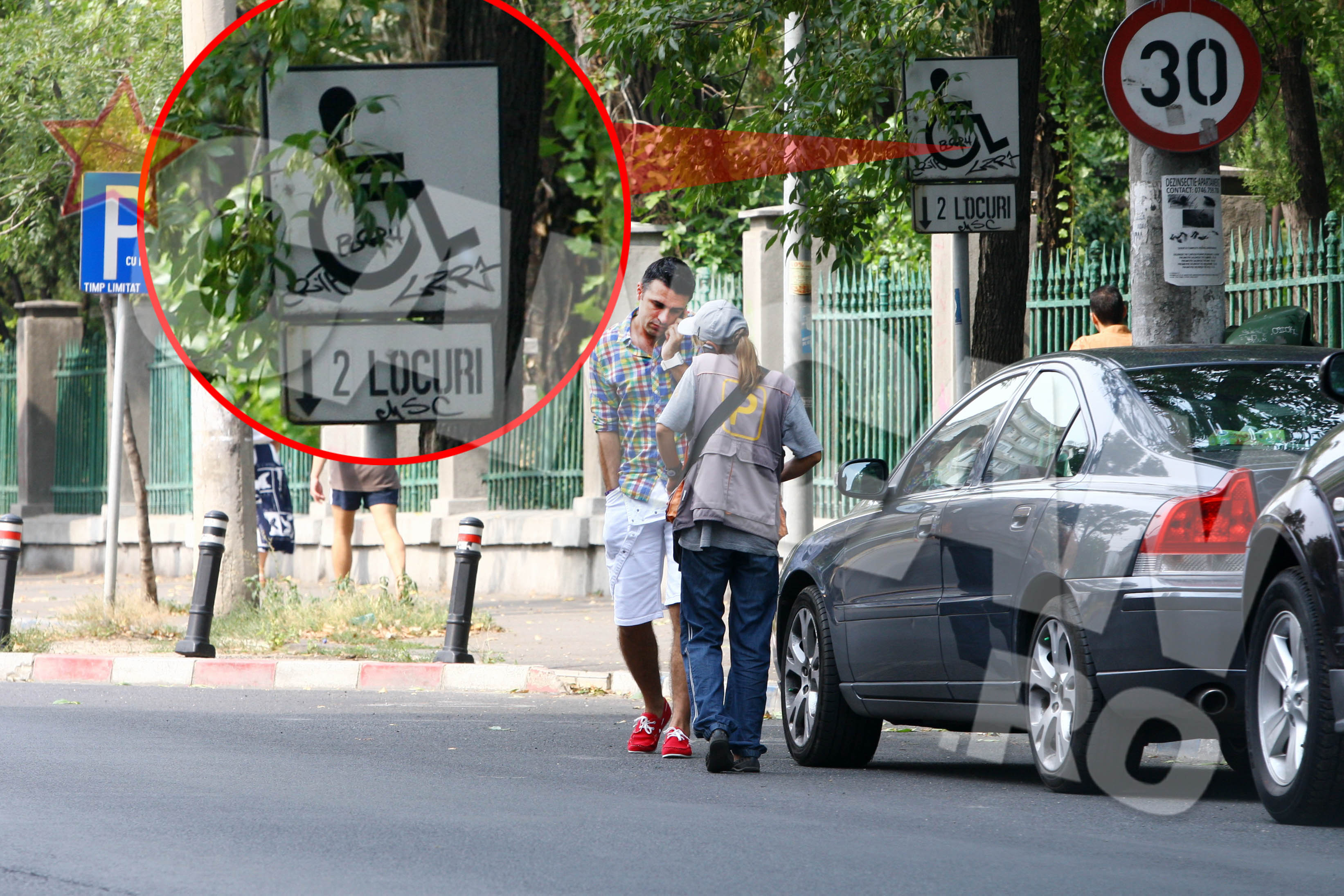 Taxatoarea ii atrage atentia ca a urcat sa plateasca