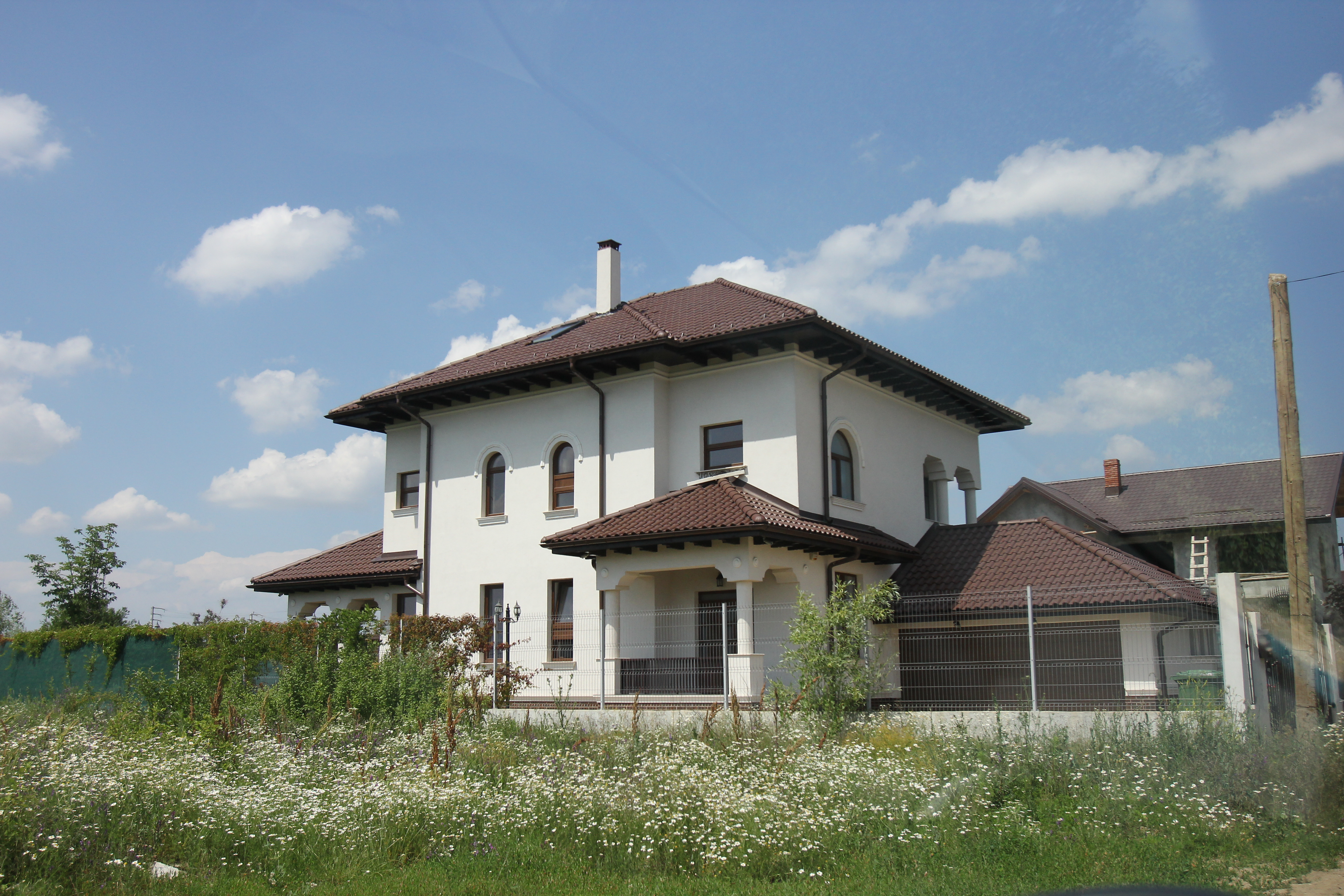 Casa in care Magdalena Dinu ii creste fiica lui Sisu