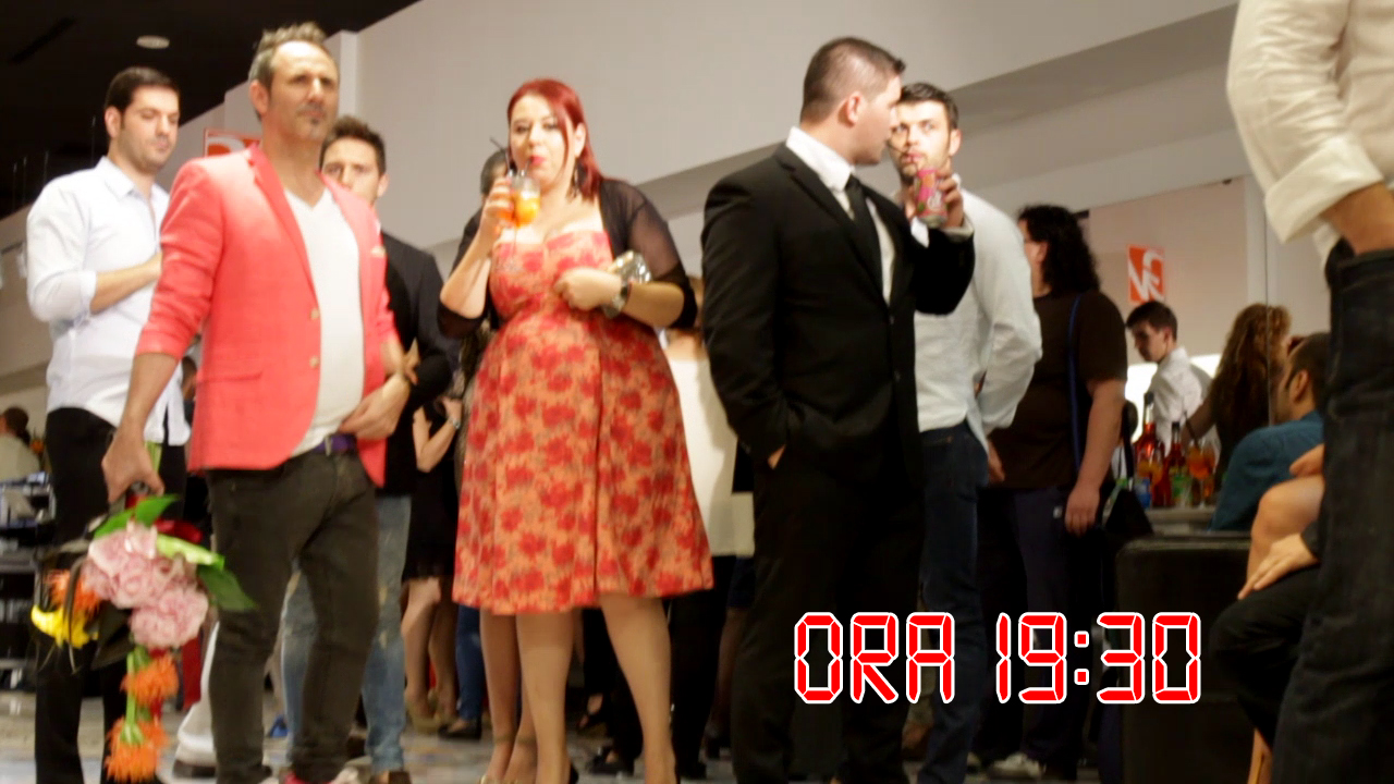 Fosta prezentatoare pare sa-i ignore pe cei doi