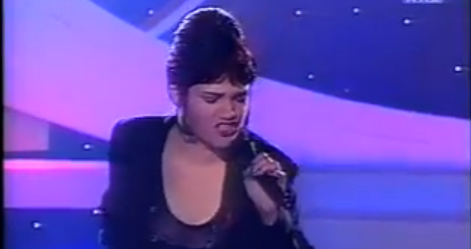 Mult mai slaba, Ozana a intrat in pielea cantaretei Vaya Con Dios