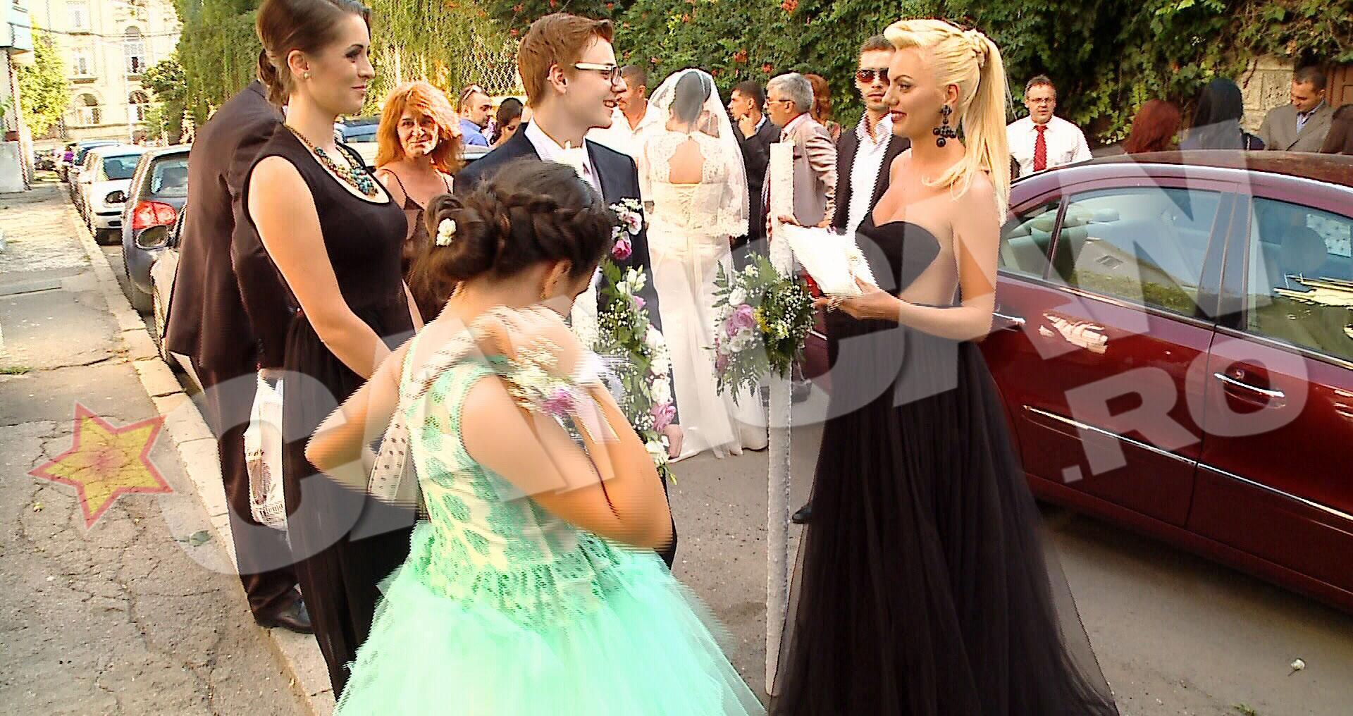 Duminica, la nunta surorii ei, Alexandra a purtat o rochie neagra si eleganta