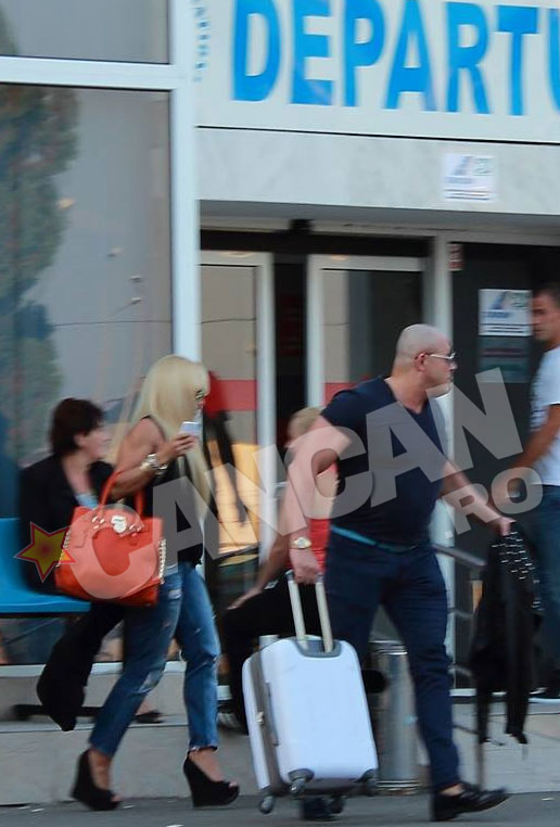 Marco a venit cu intarziere la aeroportul din Timisoara, iar Anda era deja nervoasa