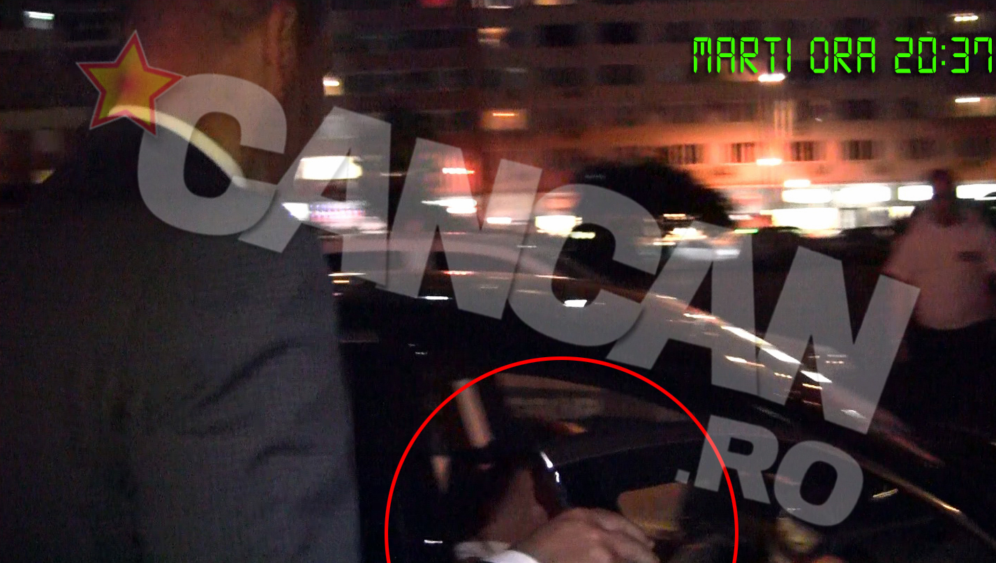 La plecare, familia Catarama parea ca a savurat fiecare clipa a spectacolului, iar Viorel i-a deschis din nou portiera sotiei sale