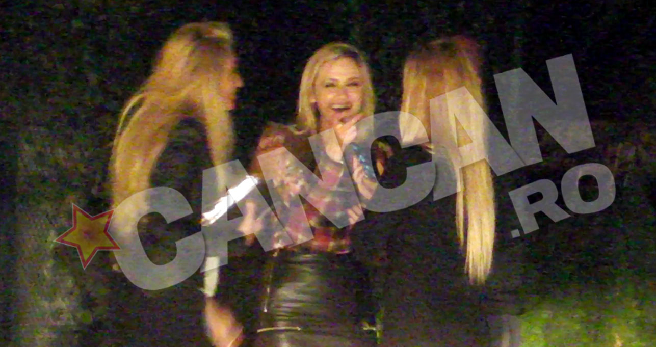 Alina si prietenele ei au petrecut pe cinstre intr-un club din Capitala