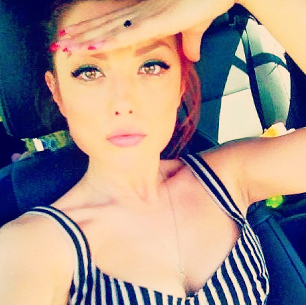 Elena Ghoerghe a facut o pasiune pentru hainele in dungi