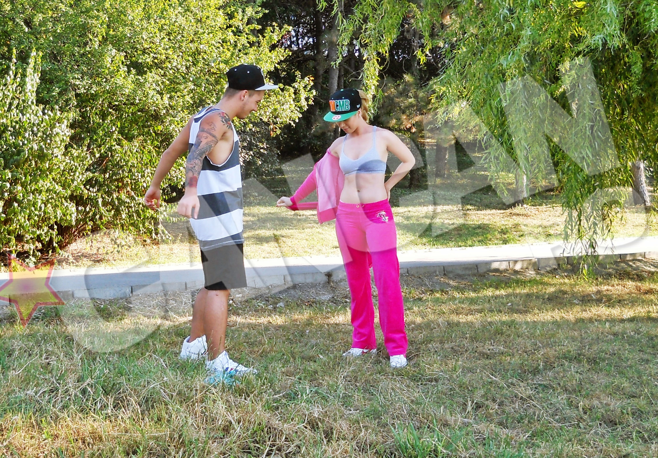 Incinsa dupa o tura de lac, Xonia se dezbraca in fata lui Tutu