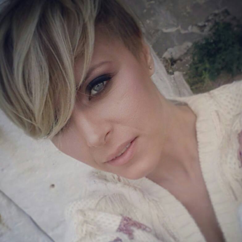 Madalina regreta si acum ca nu a terminat o facultate