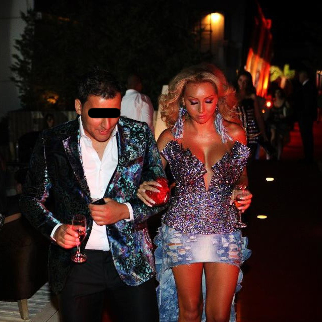 Tanara impreuna cu sotul ei