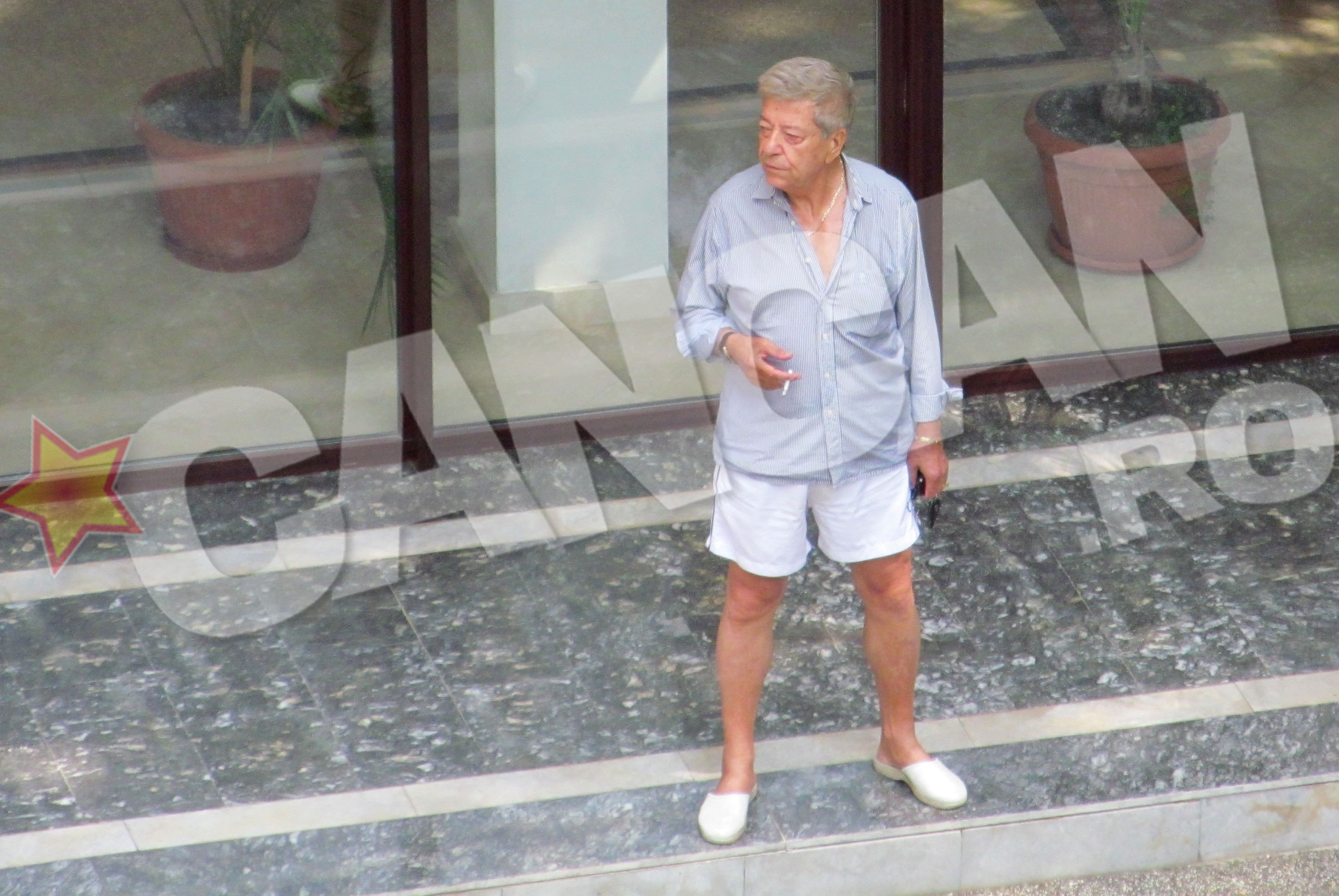 A fost un spectacol cu o singura reprezentatie caci, de a doua zi, Dichi si-a reluat obiceiul de a umbla cu hainele pe le