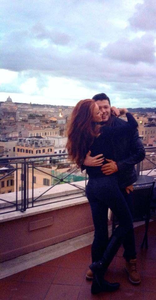 Cu o seara inaintea nuntii, cei doi indragostiti vor merge la biserica pentru a se spovedi si impartasi