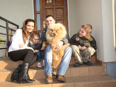 Presedintele federatiei romane de box este extrem de apropiat de sotia si copiii sai