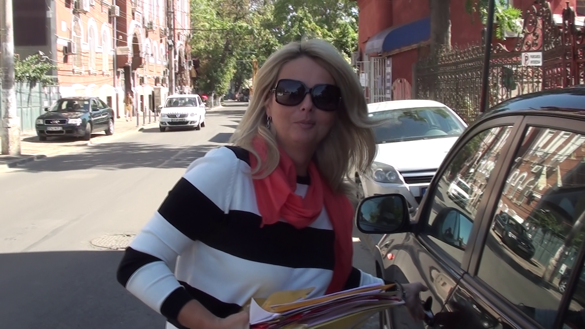 Iuliana Marciuc s-a prezentat cu un dosar stufos la sediul UNATC