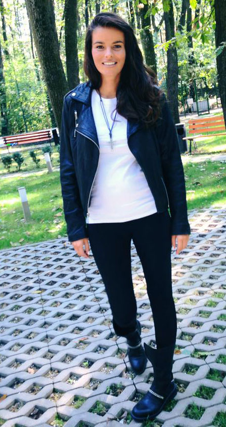 Ramona a iesit deja la plimbare si se fotografiaza des cu baietelul