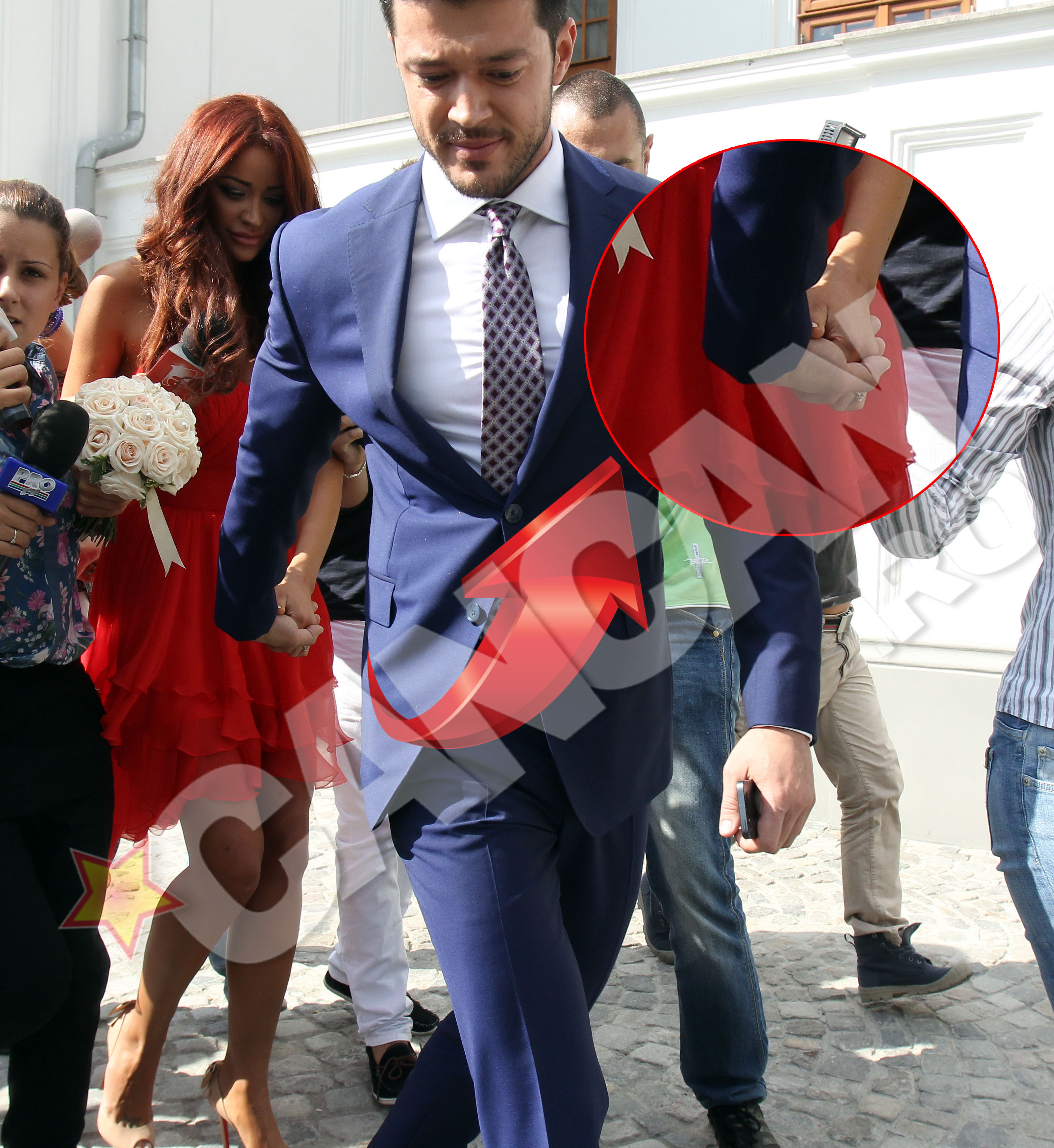 Pe langa problemele de sanatate pe care le invoca si din cauza carora nu poate petrece prea mult timp in biserica, Bianca aminteste si de incidentele produse la cununia civila, cand a fost lovita cu un microfon in ochi si calcata de juranlistii veniti sa relateze evenimentul