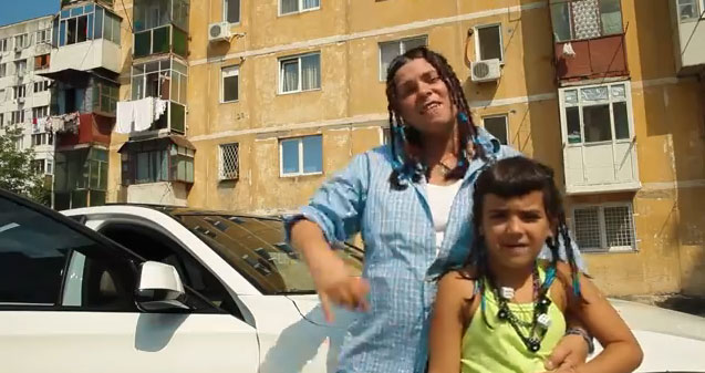 Marijuana si-a luat-o alaturi in videoclip si pe fetita ei