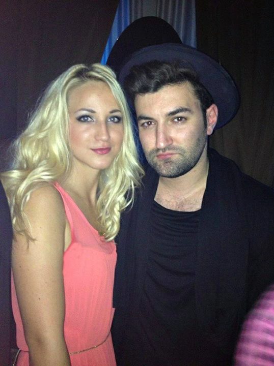 Smiley si Adina de la Sibiu s-au lasat fotografiati in club