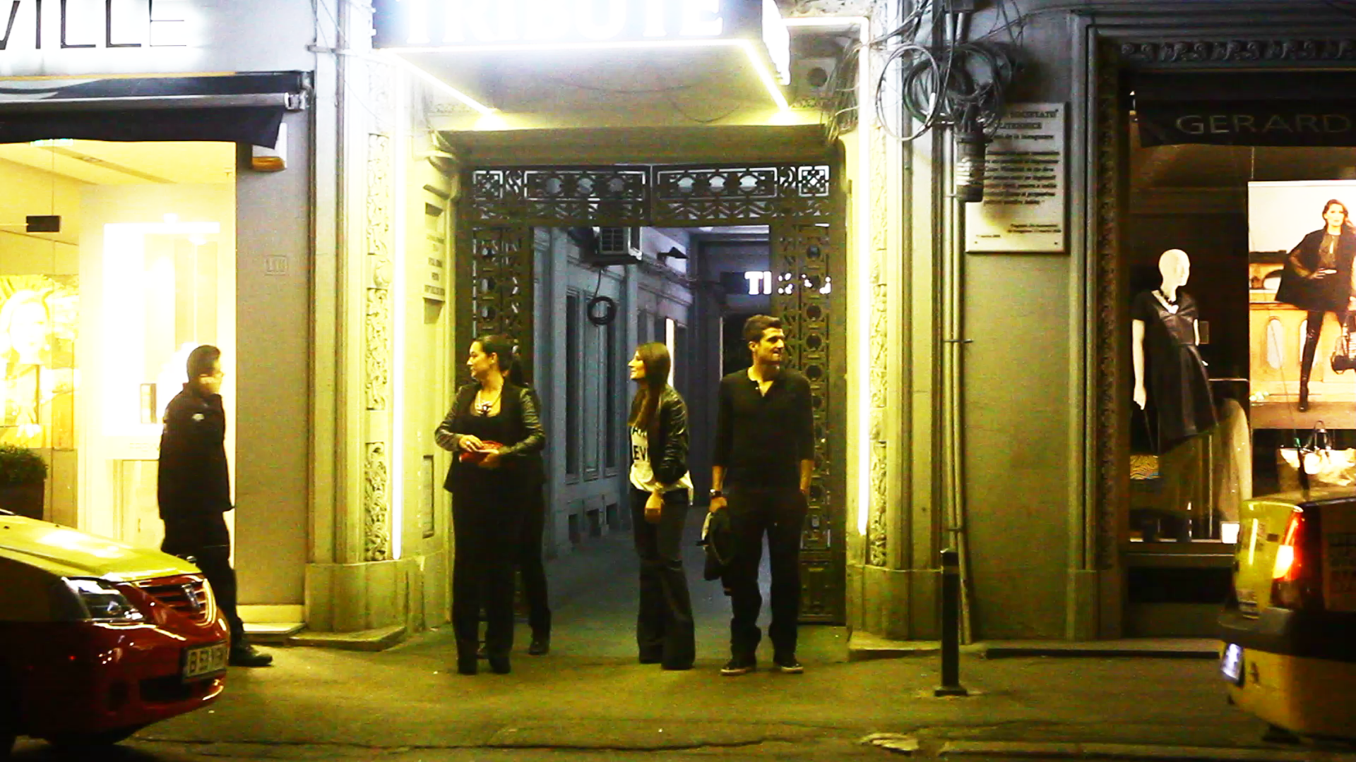 Cei doi fotbalisti si-au scos sotiile la un concert Horia Brenciu