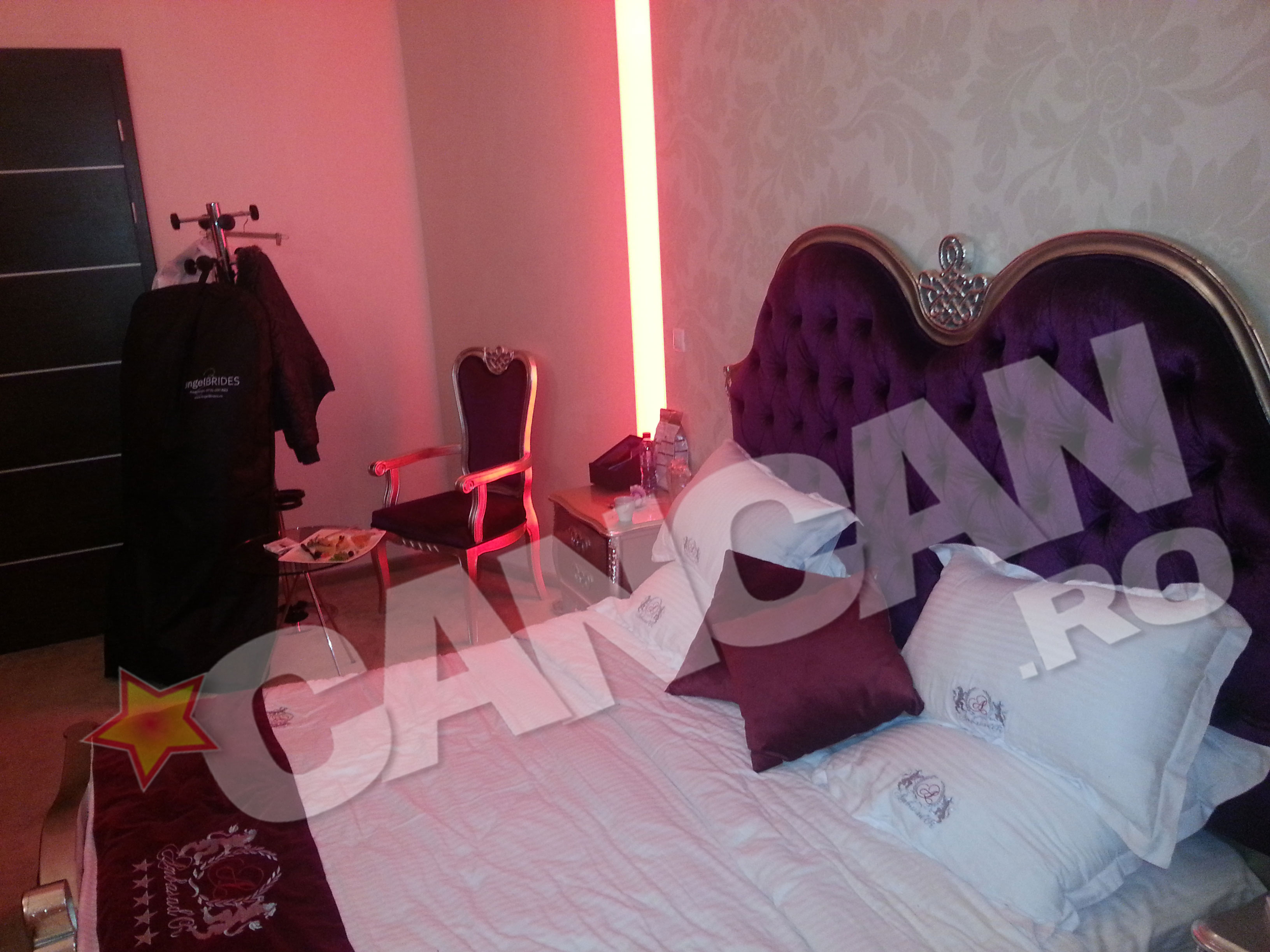 Patul a ramas neatins pana la ora 6 dimineata, dar langa, pe masuta, a ramas o farfurie cu antreurile de la nunta