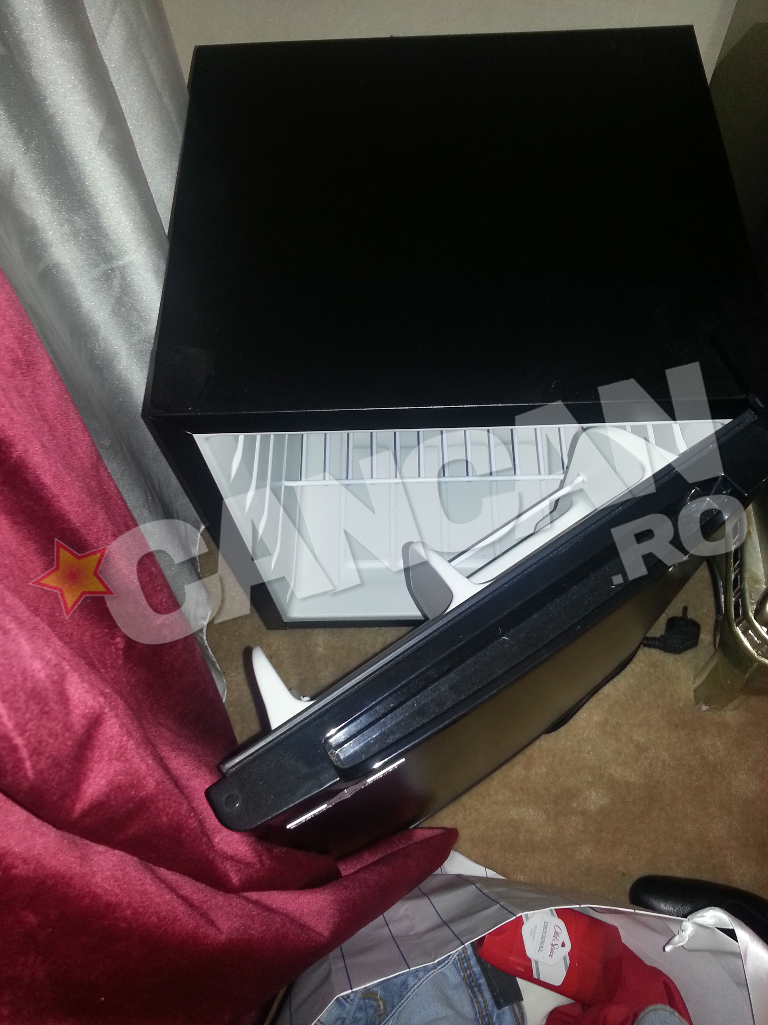 Mini-barul a fost golit, semn ca prin incapare a trecut totusi cineva