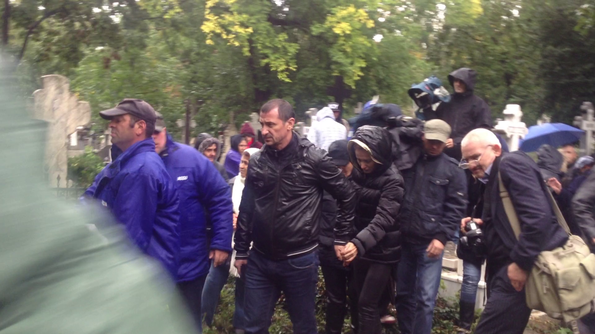 George nu a lasat-o din mana nicio clipa