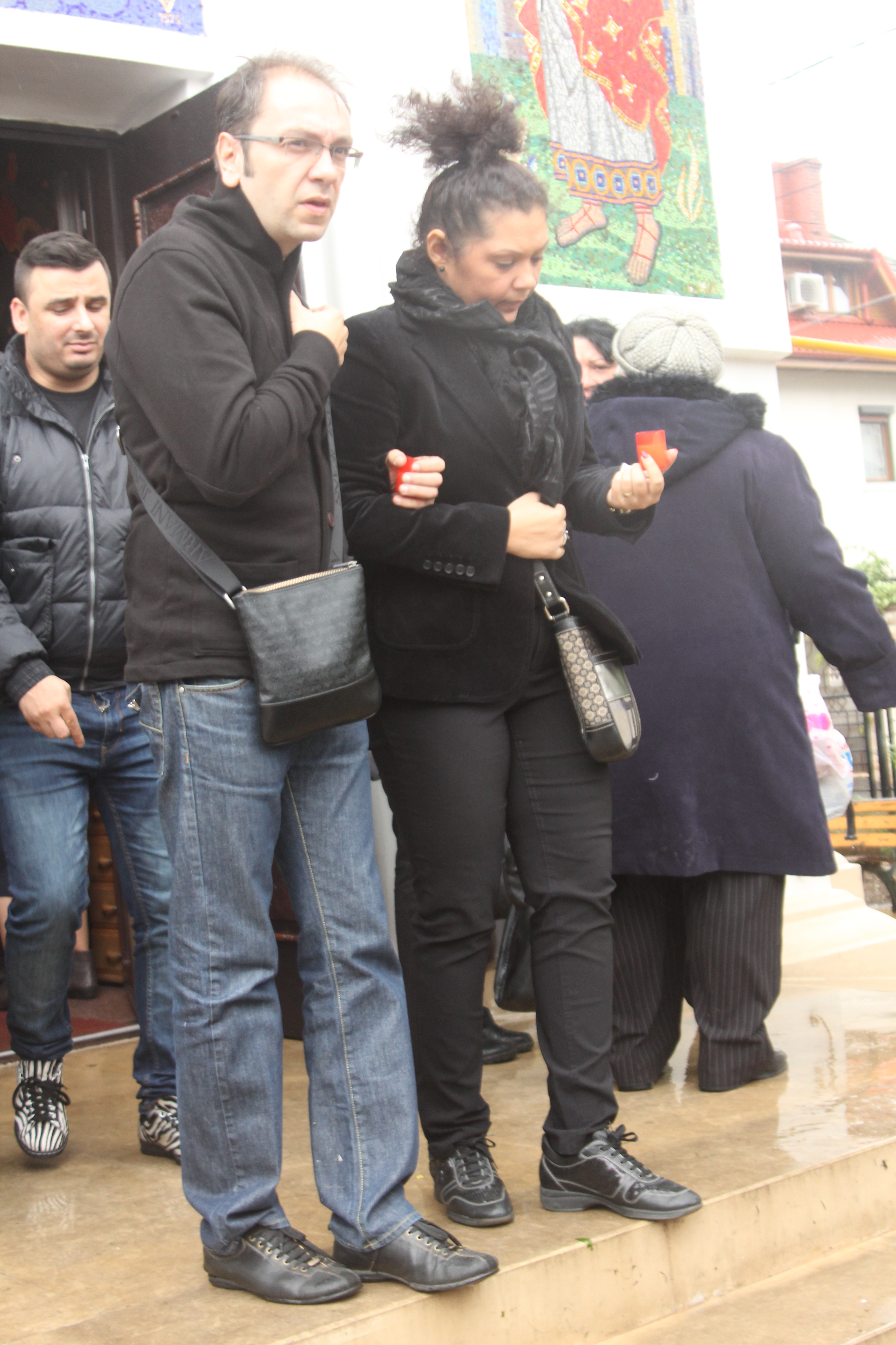 De la priveghi nu au lipsit colegii de scena ai Danielei printre care si Monodora