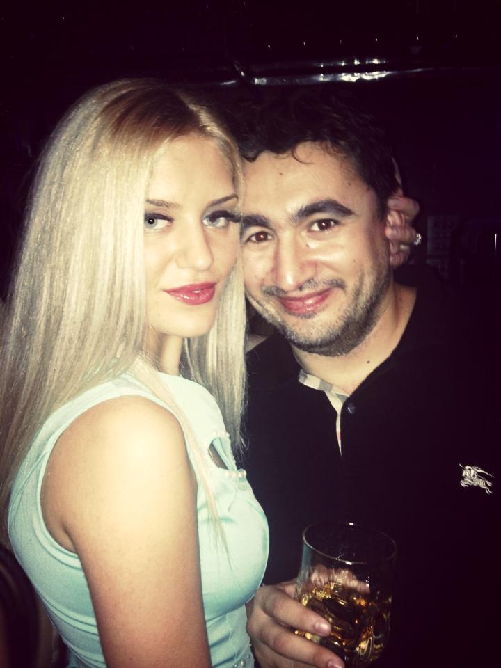 Blonda si fostul consilier se afiseaza din ce in ce mai des impreuna