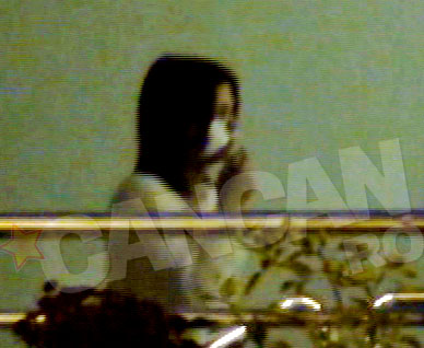 Marturie stau bandajele uriase pe care le purta cand a parasit clinica