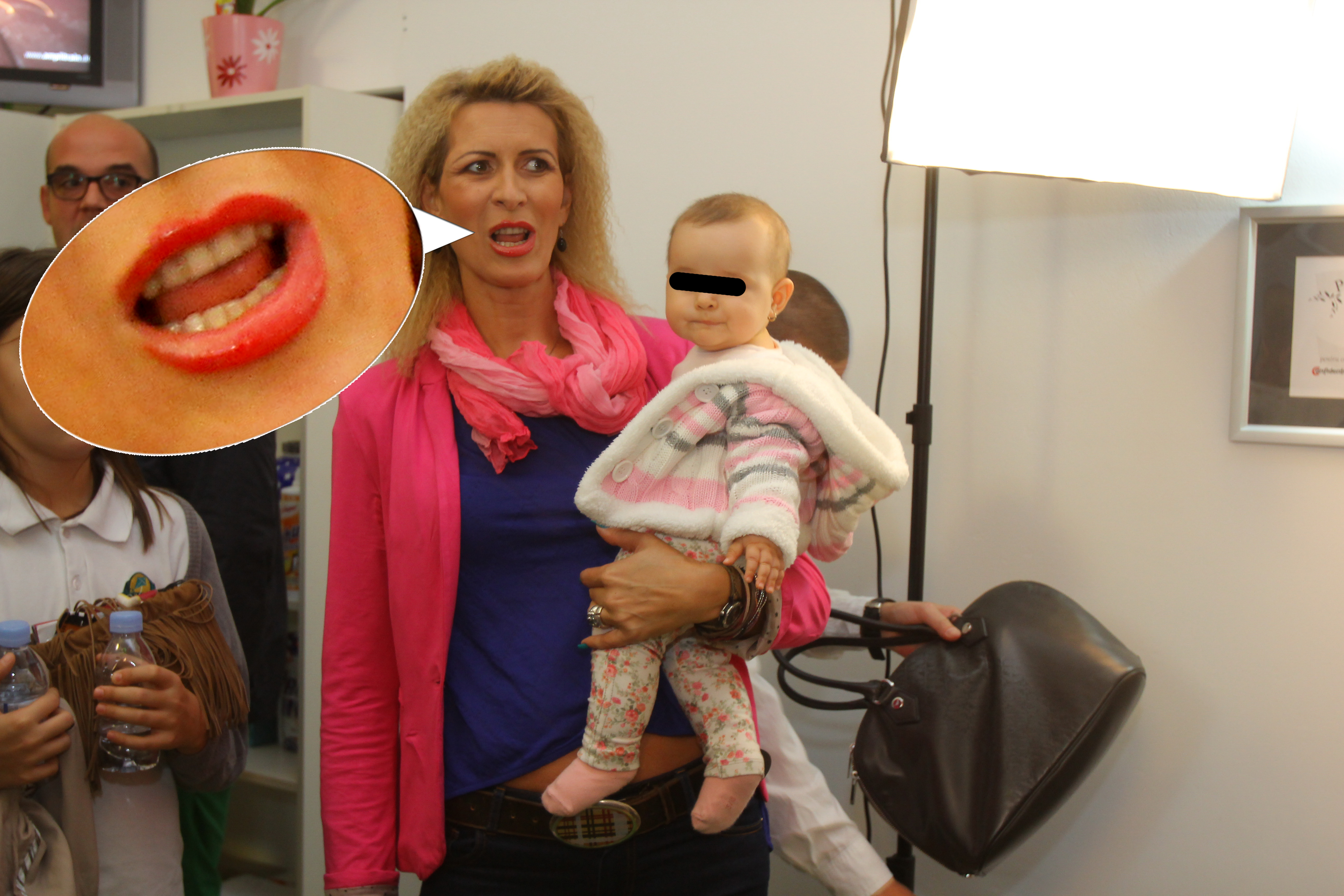 Intr-un moment de neatentie, rujul i-a jucat feste fostei campioane