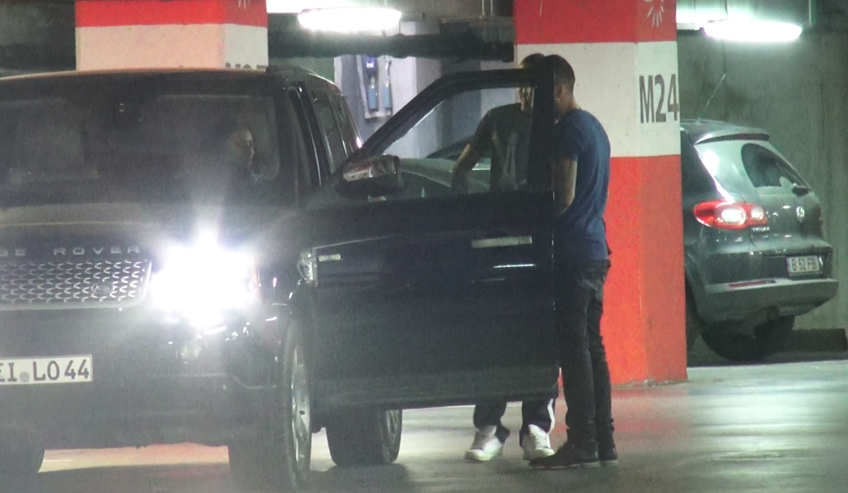 Mihai a condus-o pe Laurette la masina