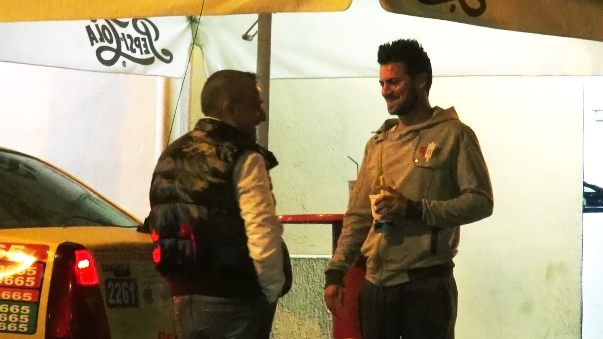 Sportivul s-a oprit sa salute un amic