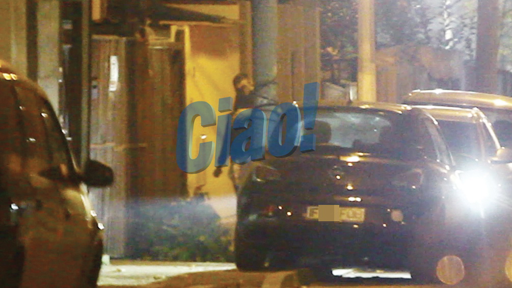 Jojo si noul sau iubit, Cristi Sandu se saruta patimas in mijlocul strazii