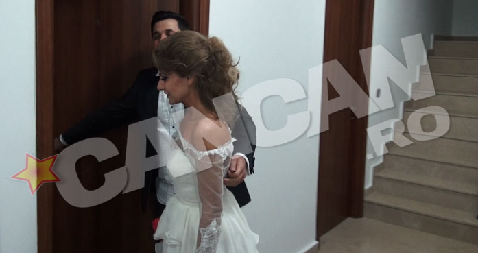 Cove nu si-a trecut mireasa pragul in brate, ci doar i-a pus mana, galant, pe mijloc