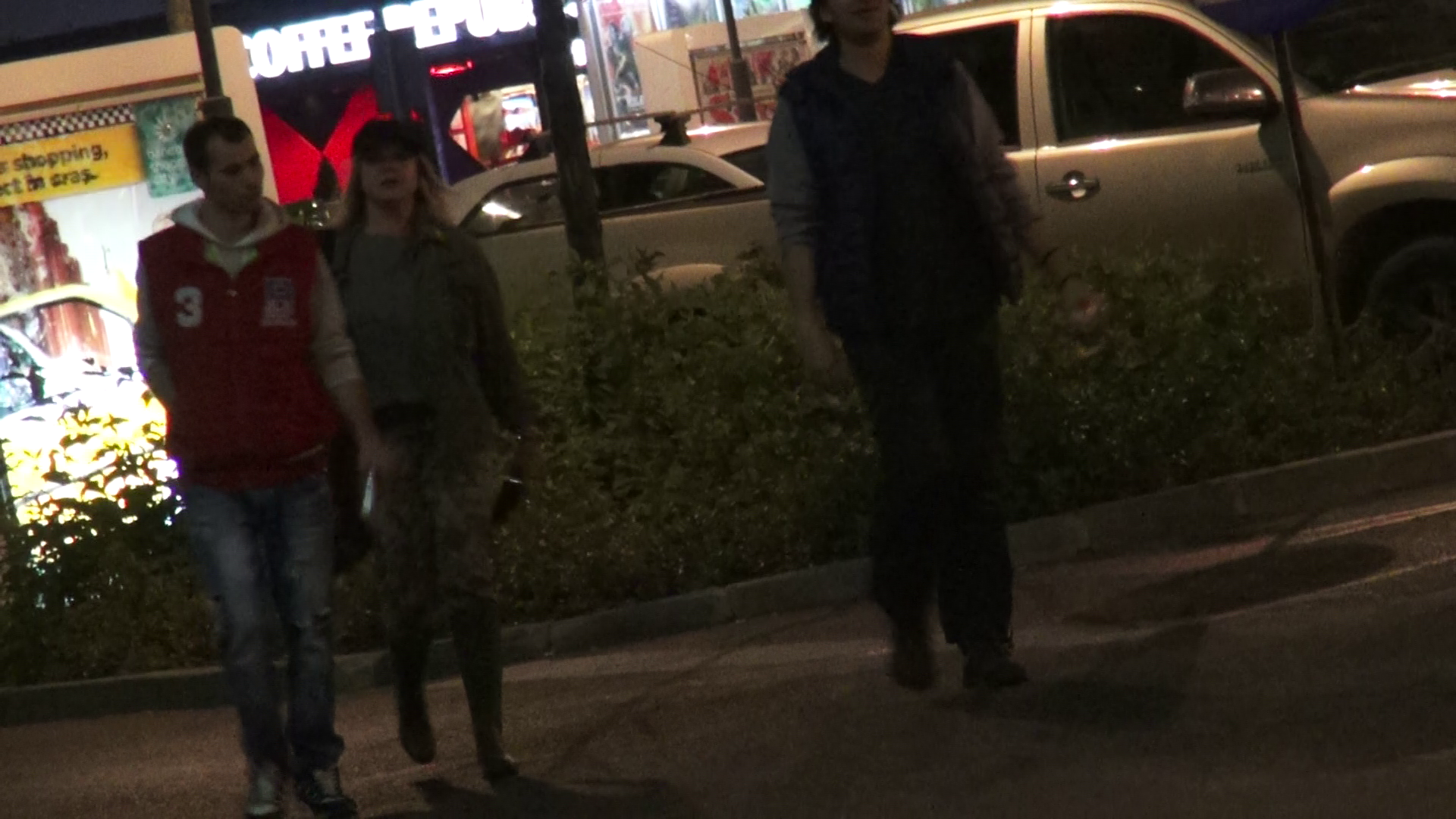 Cristina a iesit la plimbare imracata ca si cum s-ar pregati sa mearga sa vaneze