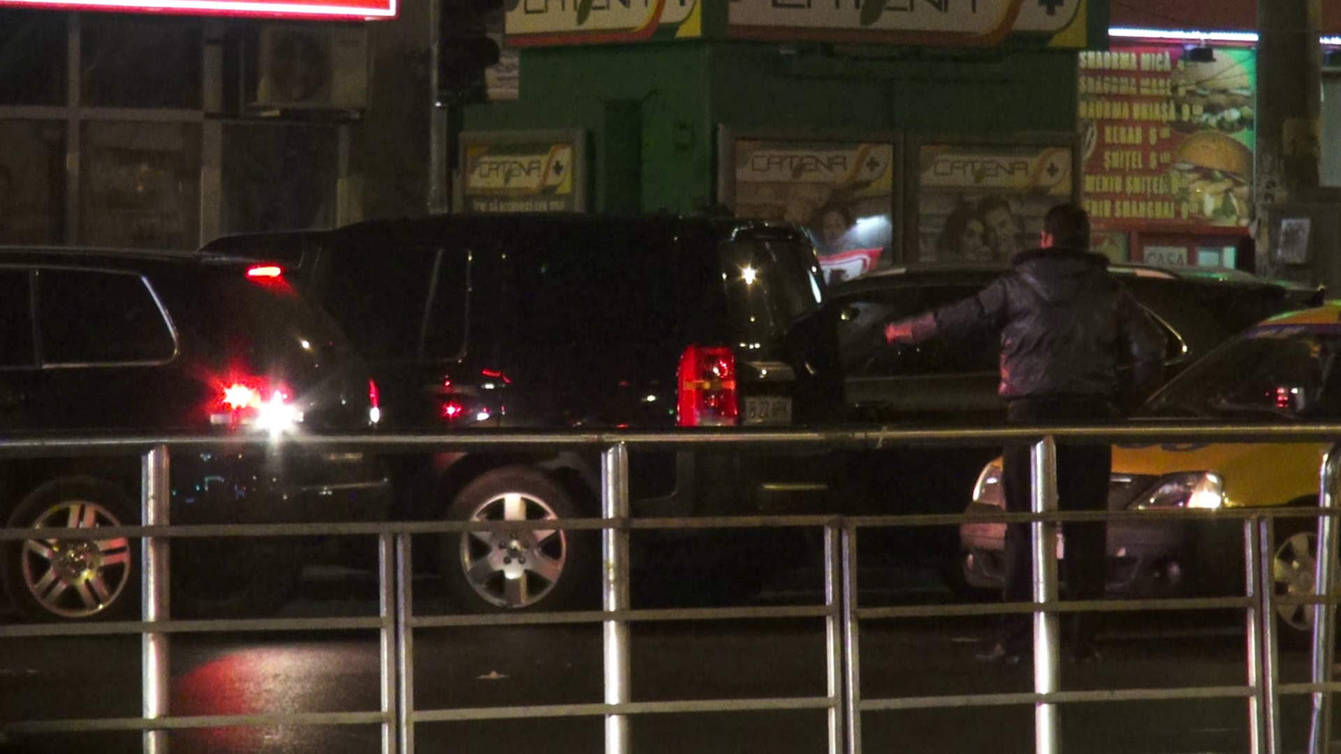 Artista a fost ajutata sa iasa din parcare