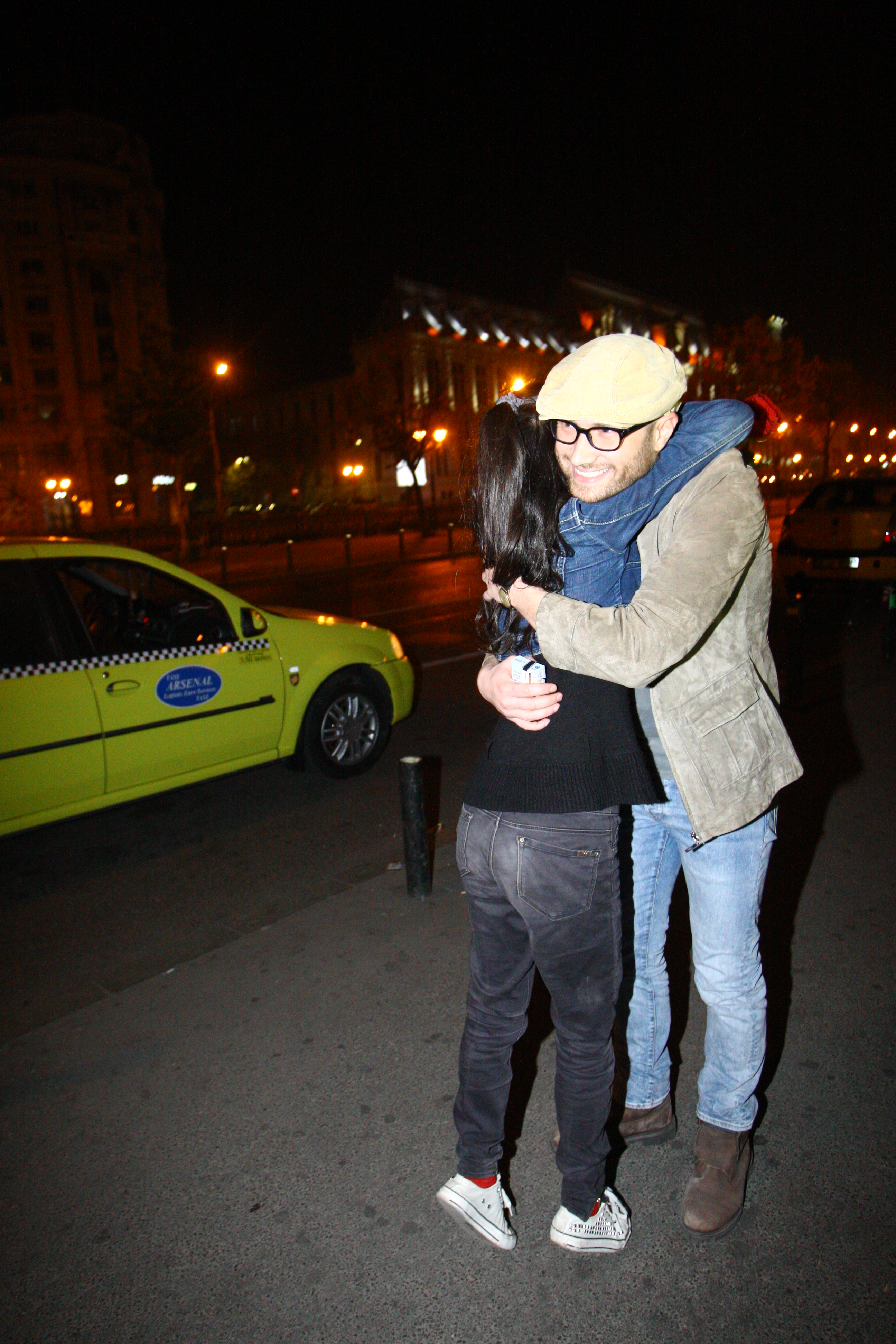 Micuta floreasa i-a sarit in brate lui Bendeac