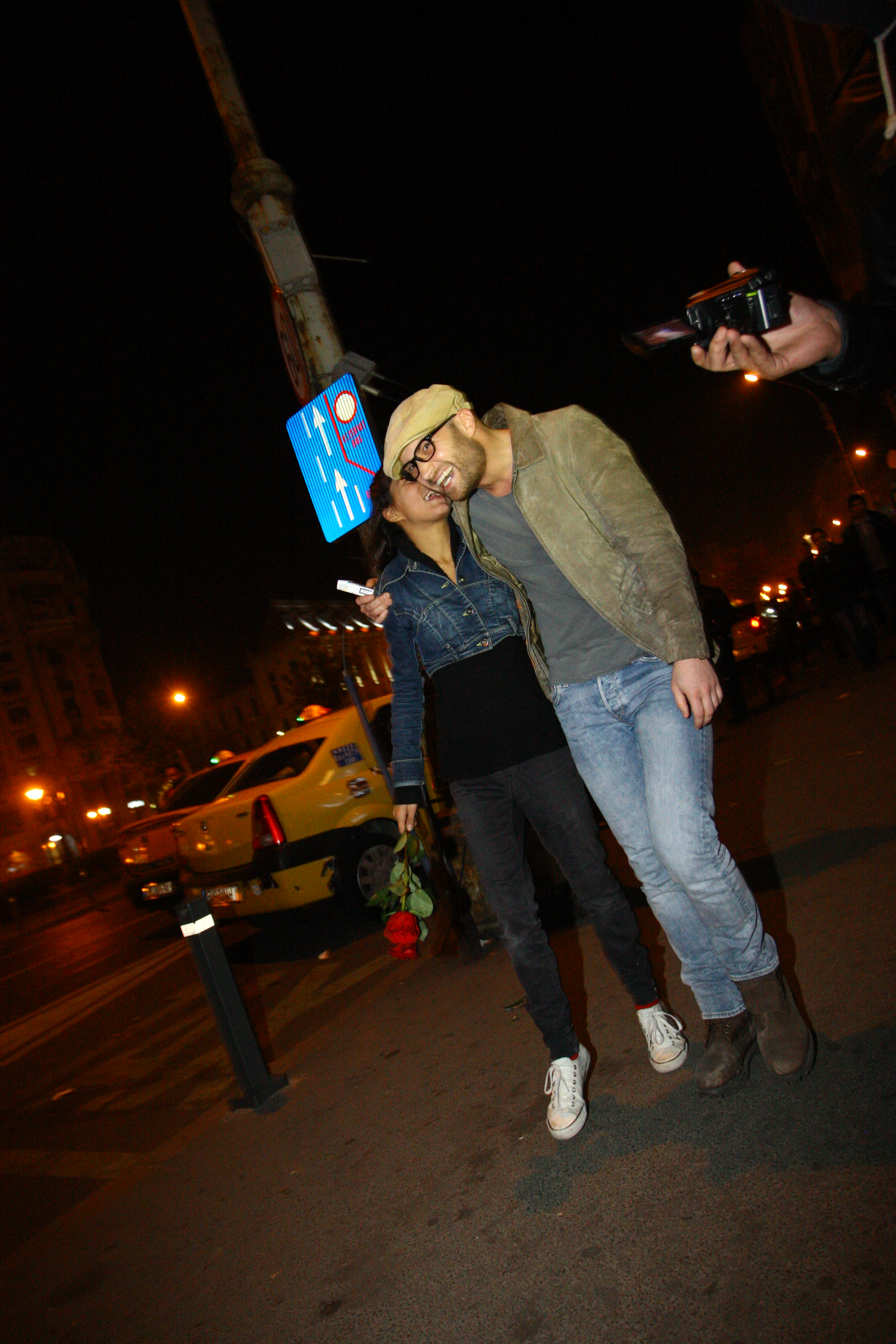 Tanara l-a pupat cu patima pe actor