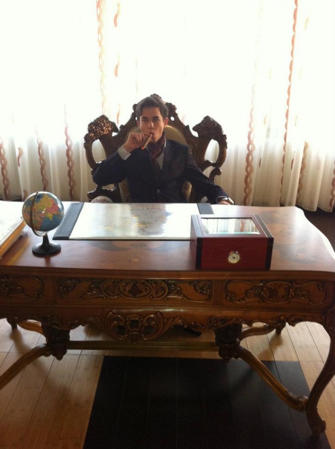 Franco duce o viata de lux in Timisoara, tatal sau fiind putred de bogat