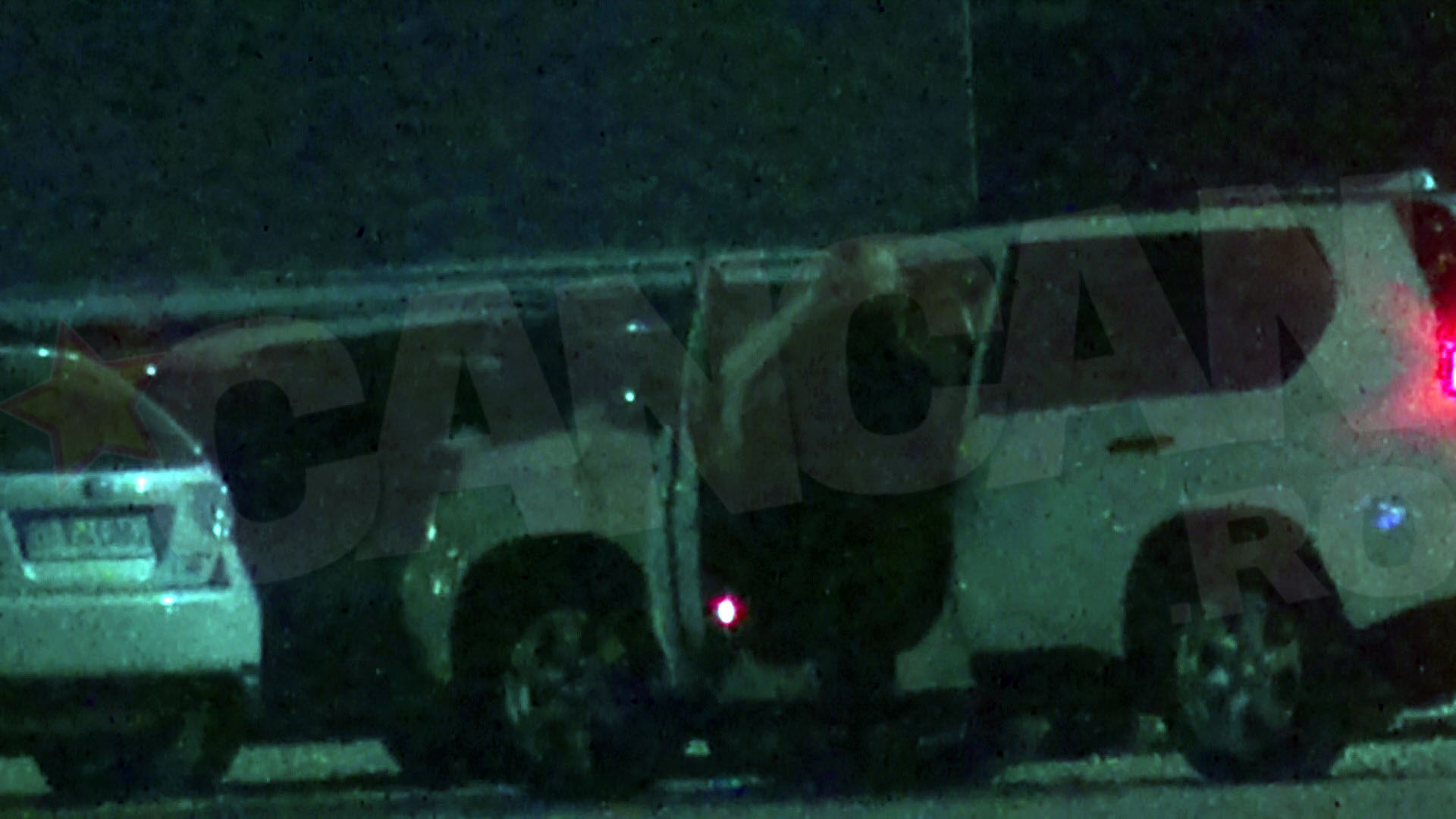 Ce-au inceput in mall, au continuat in parcare